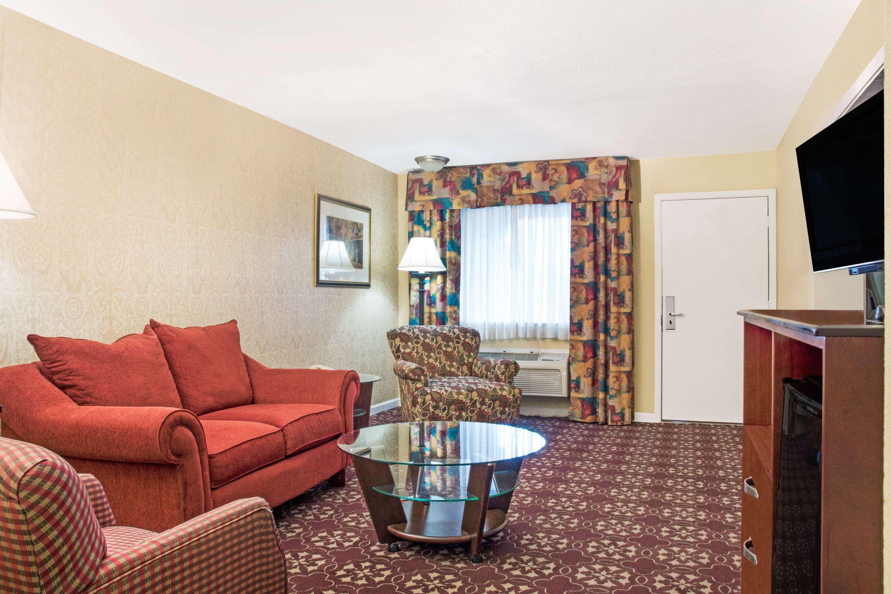 Days Inn By Wyndham Shenandoah The Woodlands Εξωτερικό φωτογραφία